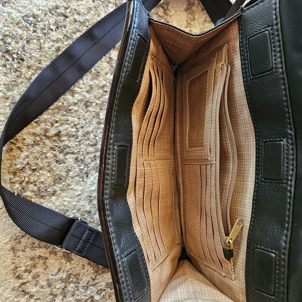 Brighton Black Crossbody, Front Wallet Organizer - Picture 5 of 7